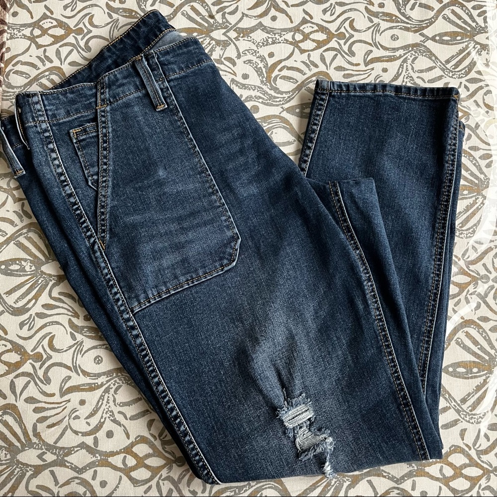Gap Factory Girlfriend Coupe Jeans distressed denim Size 14/32